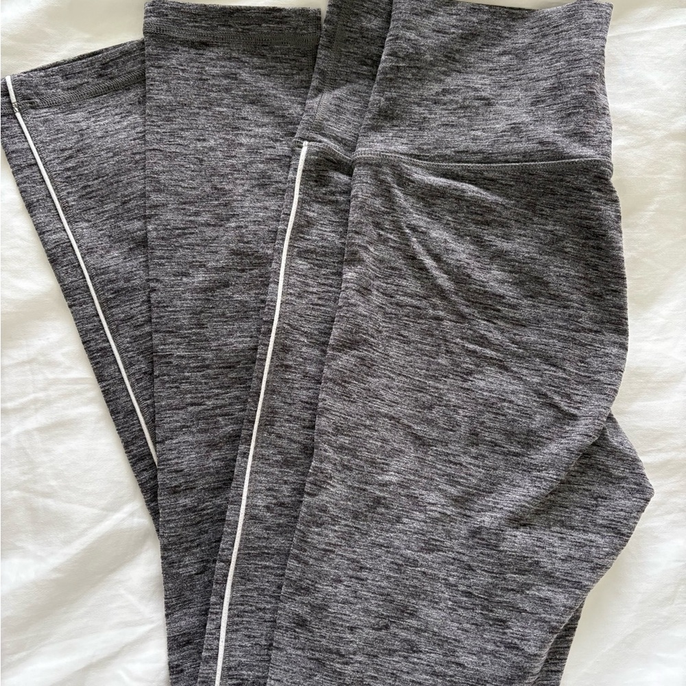 ARITZIA | TNA High-Waisted Leggings M